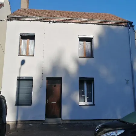 Studio Bleu Tout Equipe Avec Wifi Le Creusot Exterior photo