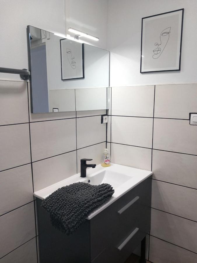 Apartment Bleu Equipe Avec Wifi